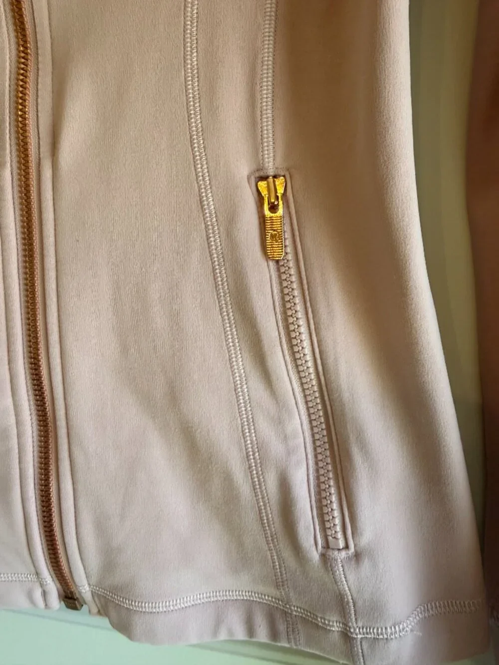 Lululemon Define Jacket *Nulu Pink Haze / Rose Gold - 6